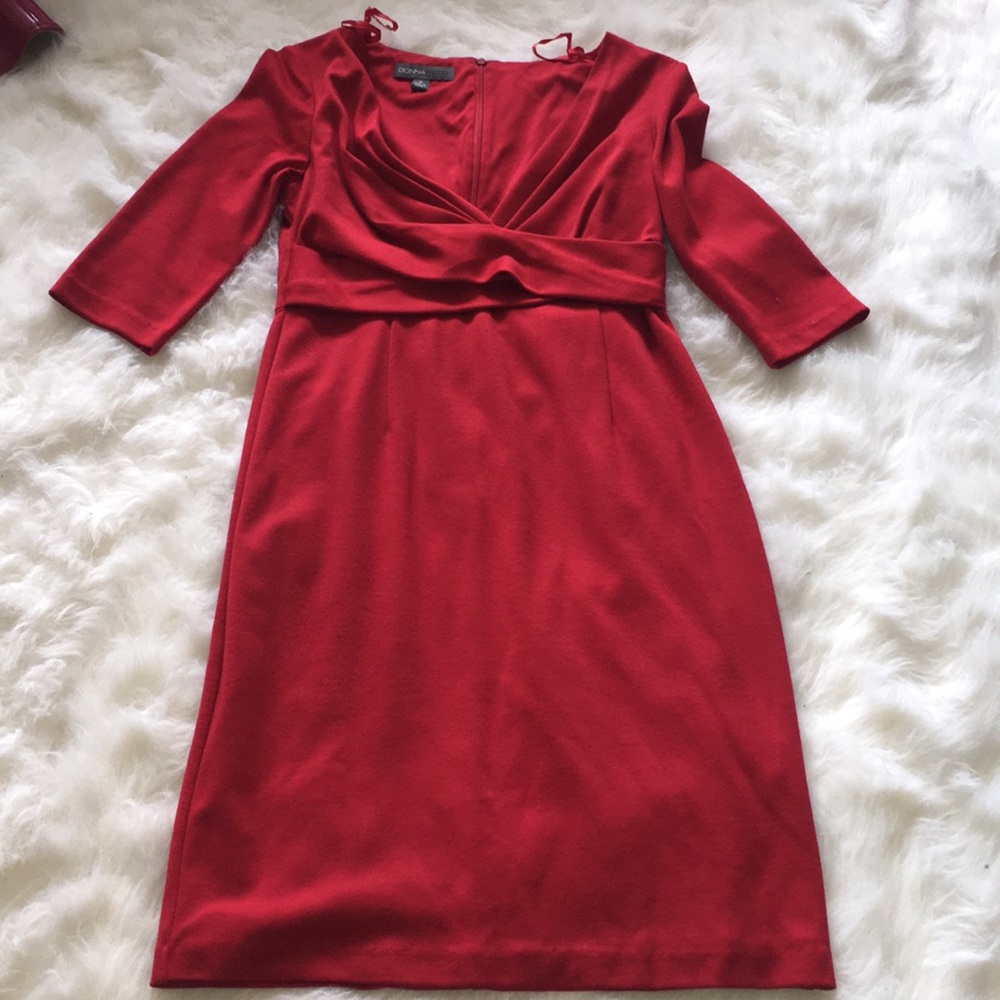 Donna Ricco red dress